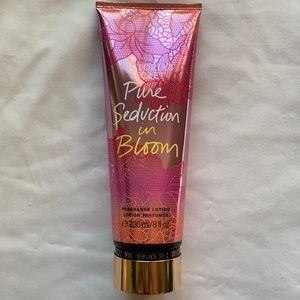 Victoria’s Secret - Pure seduction in bloom lotion